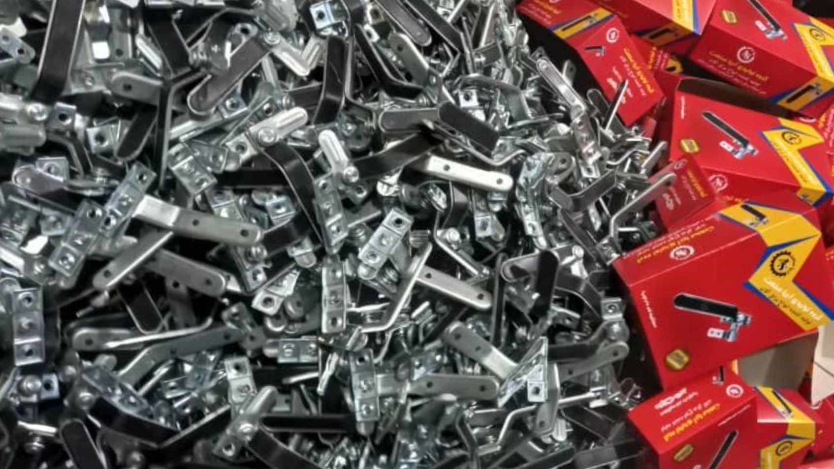 پخش و فروش یراق آلات صنعتی و خانگی در تهران آریا صنعت